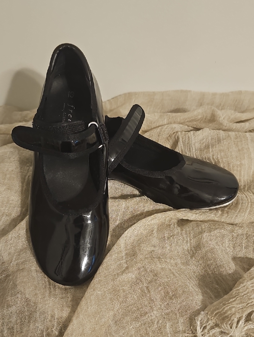 Girls Tap Shoes - Picture 1 of 6